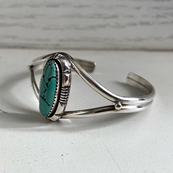 Vintage Navajo Turquoise Cuff Bracelet - Picture 2 of 4